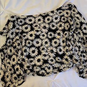 off the shoulders crop top